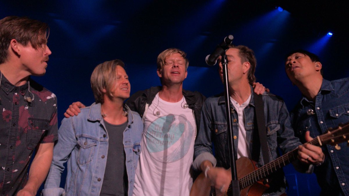 DJ312SF's tweet photo. #FBF to my most recent @switchfoot show. I’d only learned about the show only two weeks prior and of course I had to be there! #PraiseWave can’t wait for the #NativeTongueTour I’ll get that money somehow! #threefloridashows #thankgoodnessihavefivemonthstogetit https://t.co/MXHkhyOLEx