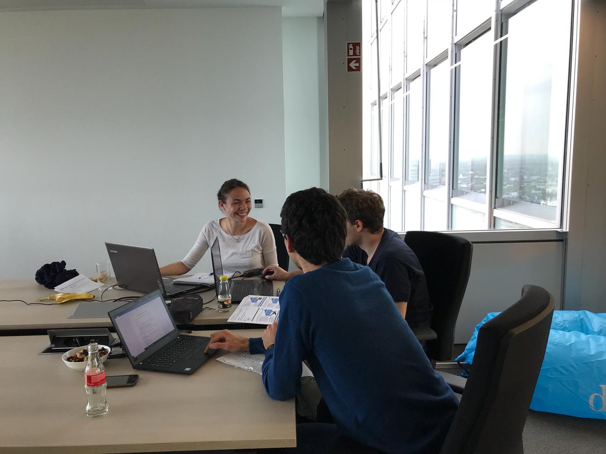 dfine_hackathon's tweet photo. #hackathon #dfine #düsseldorf #mobilityandtransportation #healthcare #customerprediction #banking #allnighter #insane https://t.co/SOhNhZHTVr