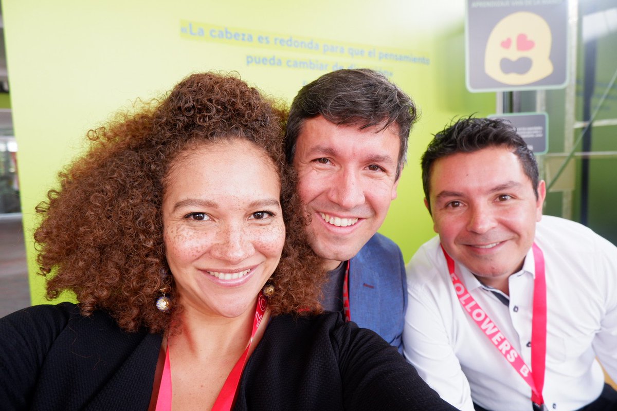 ddbourne's tweet image. En modo #WebCongress con este par de galanes 😎