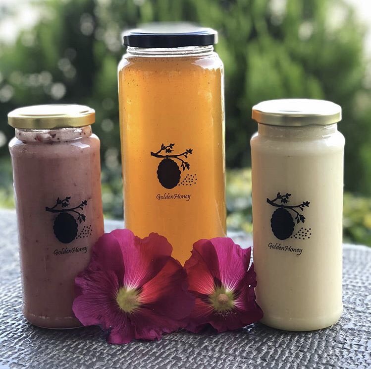 Halal_Guide's tweet photo. #Beekeeper, Mr Mojtaba, explains how his passion to work with bees started while studying accountancy despite being stung 25 times!!! 🐝 
Strange but intriguing! 

Read the full article RN ~ https://t.co/Q5jAd0dAPV https://t.co/QHIi3haC0O