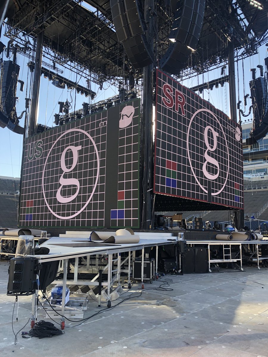 tancakb's tweet photo. CAT in the house for the @garthbrooks concert @NotreDame. https://t.co/YzHjBfvERk