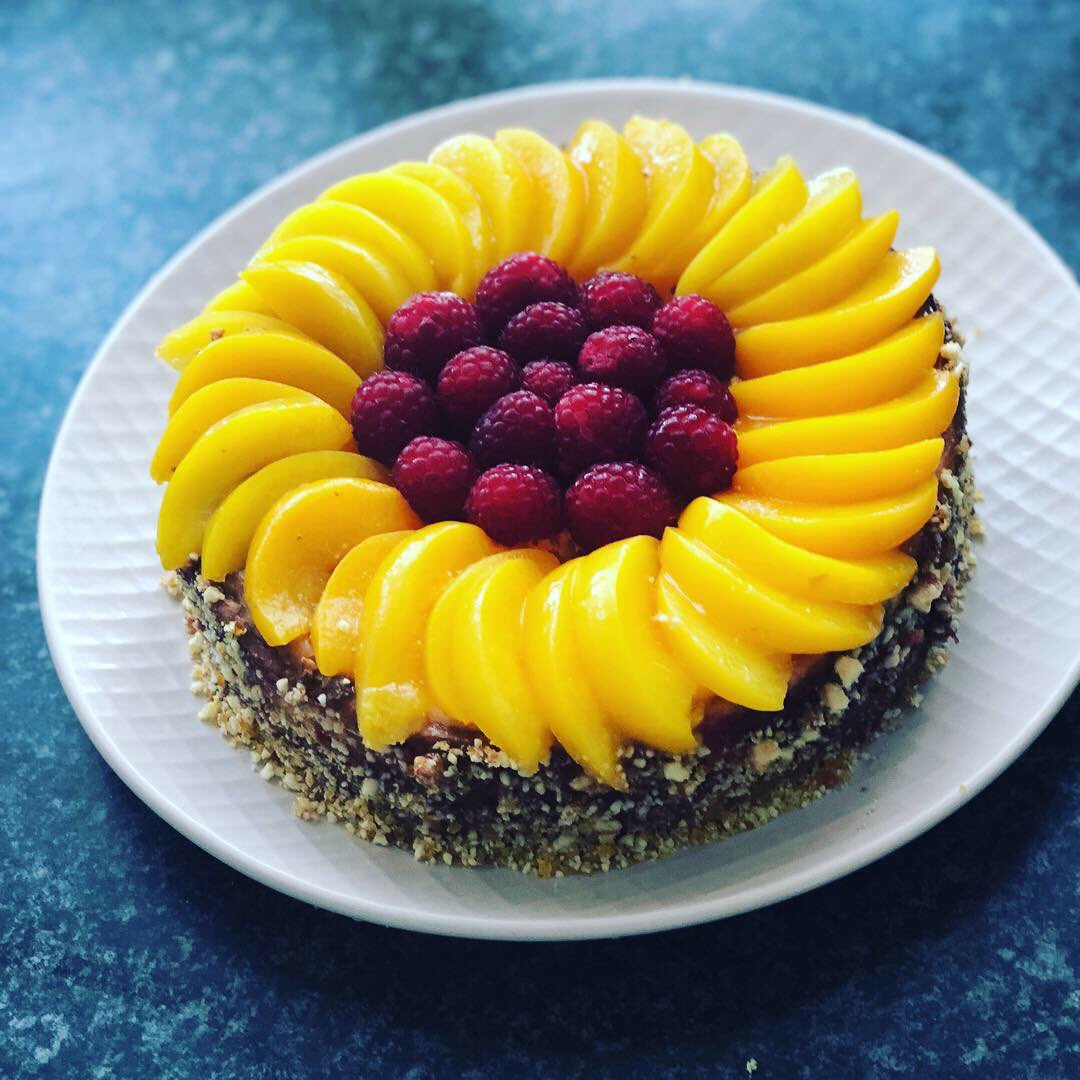 MahreensK's tweet photo. Grabbing on to the last bits of summer my peach Melba cheesecake celebrates all the elements of the classic childhood favourite...#recipetesting #mtestkitchen #mahreenskitchen #ottolenghi #nopi #dessert #pudding #newbritishclassics https://t.co/kz03diZybF