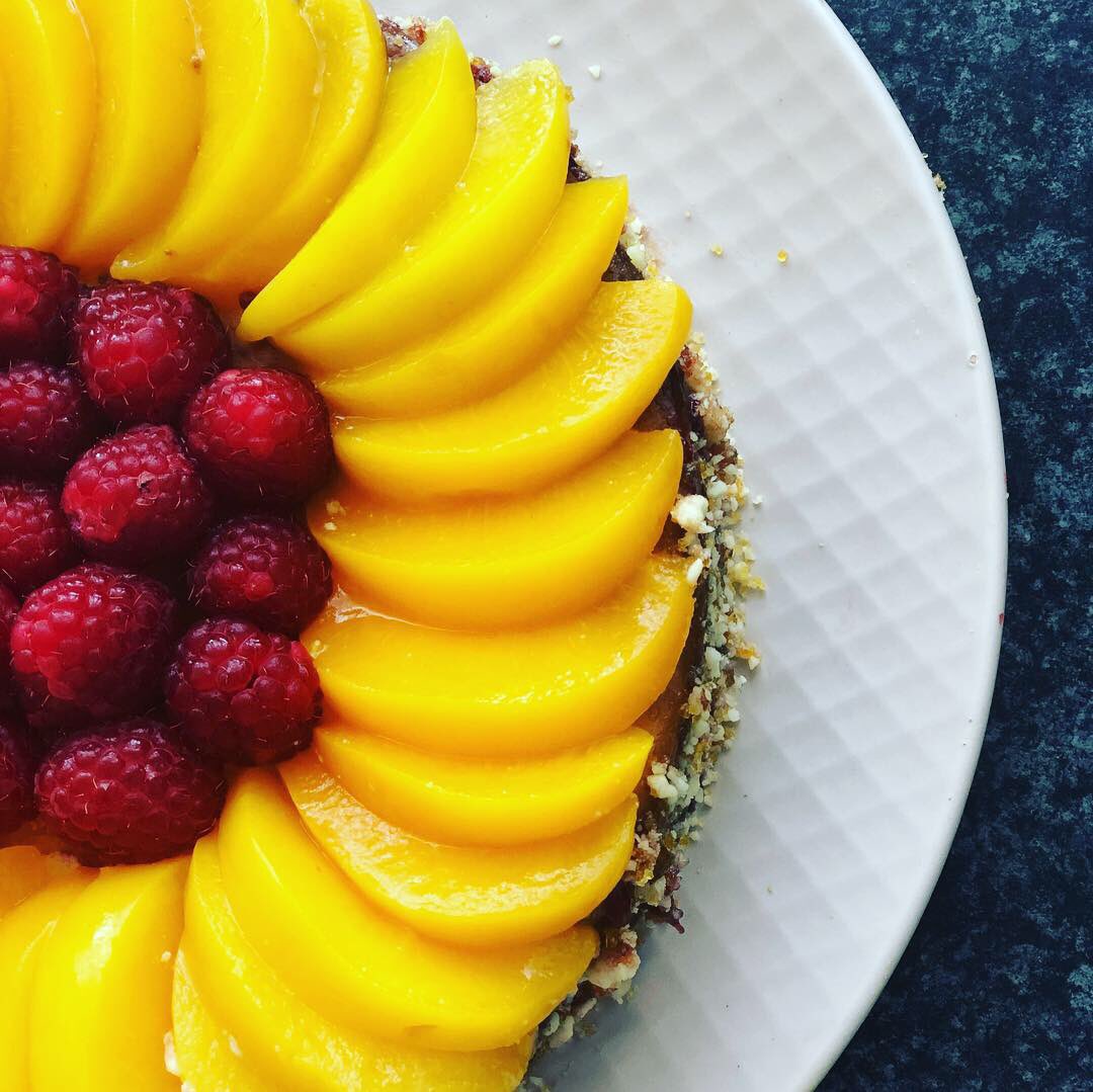 MahreensK's tweet photo. Grabbing on to the last bits of summer my peach Melba cheesecake celebrates all the elements of the classic childhood favourite...#recipetesting #mtestkitchen #mahreenskitchen #ottolenghi #nopi #dessert #pudding #newbritishclassics https://t.co/kz03diZybF