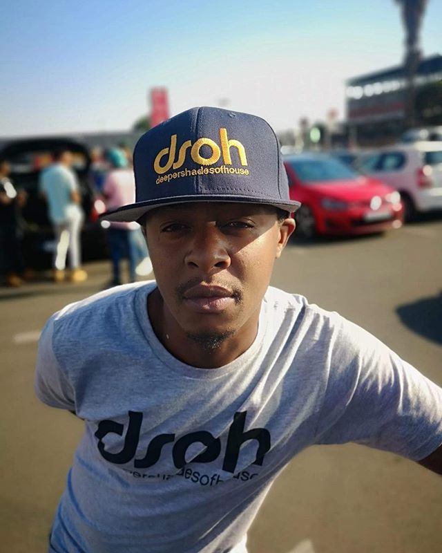 LarsLB's tweet photo. I love it when fans look good wearing the #DSOH merchandise. If you missed your chance to get any while I was in SA, you can still order online from the #DeeperShadesOfHouse store > https://t.co/bDYQhLPVch .. #deephouseradio #deephousepodcast #keepitdeep #dontletyourfriendslist… https://t.co/DqGlrq004W