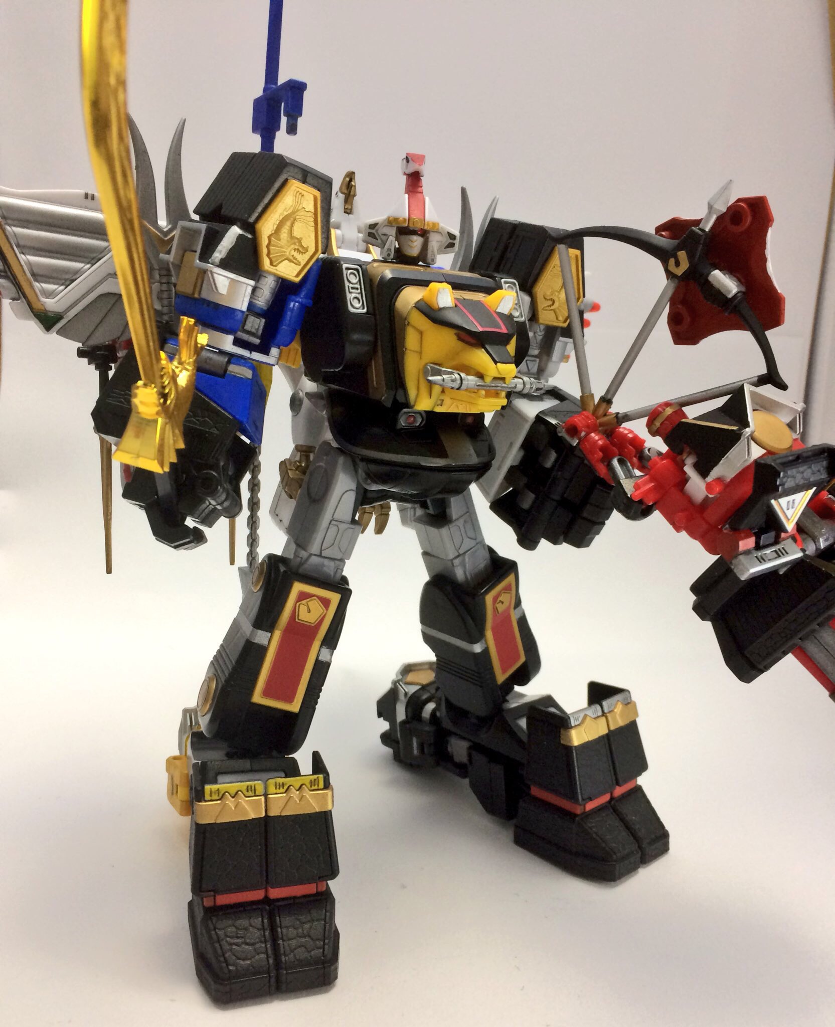 けーち スーパーミニプラ 無敵将軍 隠大将軍 カッコいい合体をしてる人がいたんで 自分なりにアレンジ 心と技と体が合わさったスーパー隠無敵大将軍は最強だ T Co Avjyduqv1o Twitter