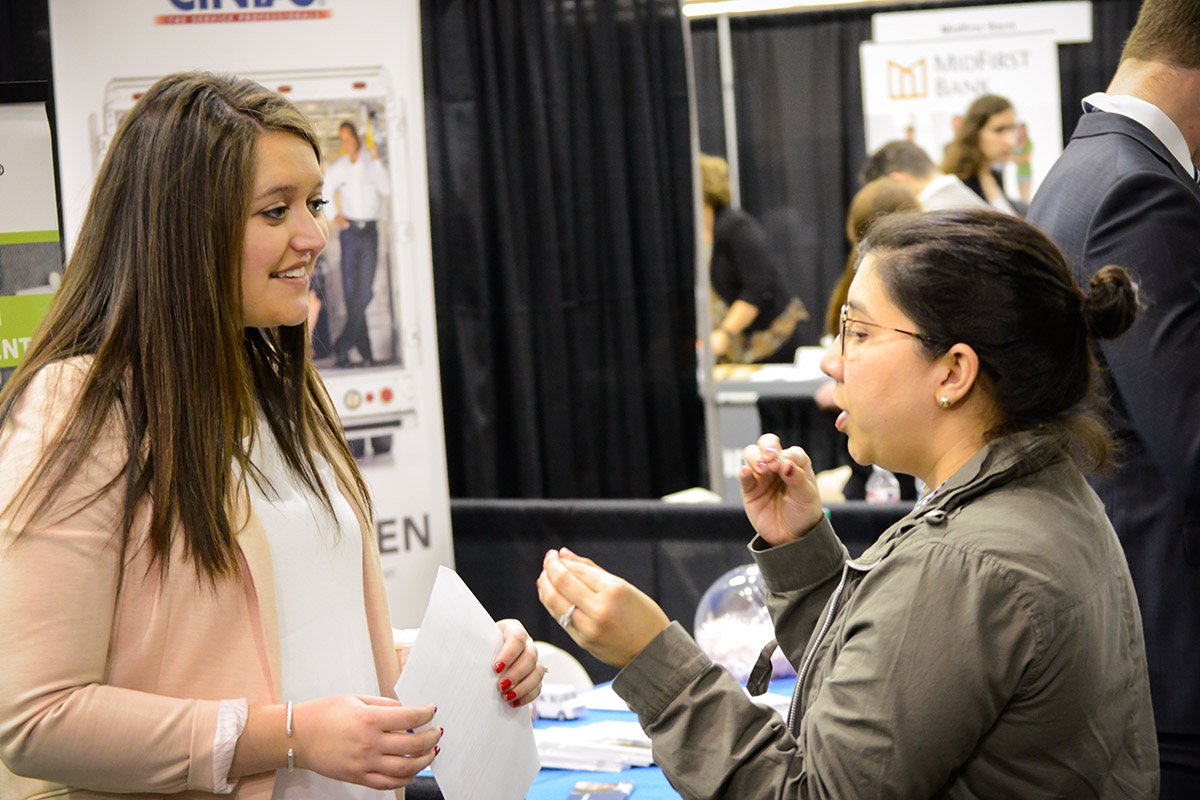GreaterGrads's tweet photo. New or soon-to-be grads! How about a job? Mark your calendars and get registered for the Greater Grads Career Fair, Tues. Oct. 30 at the Cox Convention Center: https://t.co/Mbl5rQXhNC FB event link: https://t.co/VK9b22ohcZ https://t.co/LntuVsY47g