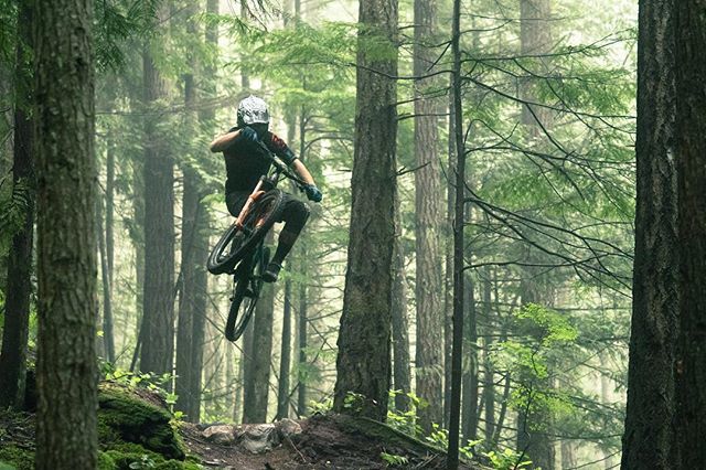 remigauvinmtb's tweet photo. Winter is almost here. Its about to get wet! Check out Class V Rapid on @pinkbike right now. You know where to find the link! @oneupcomponents @peterwojnar #getoneup https://t.co/ck68xvJA1P https://t.co/dCuOR8zo09