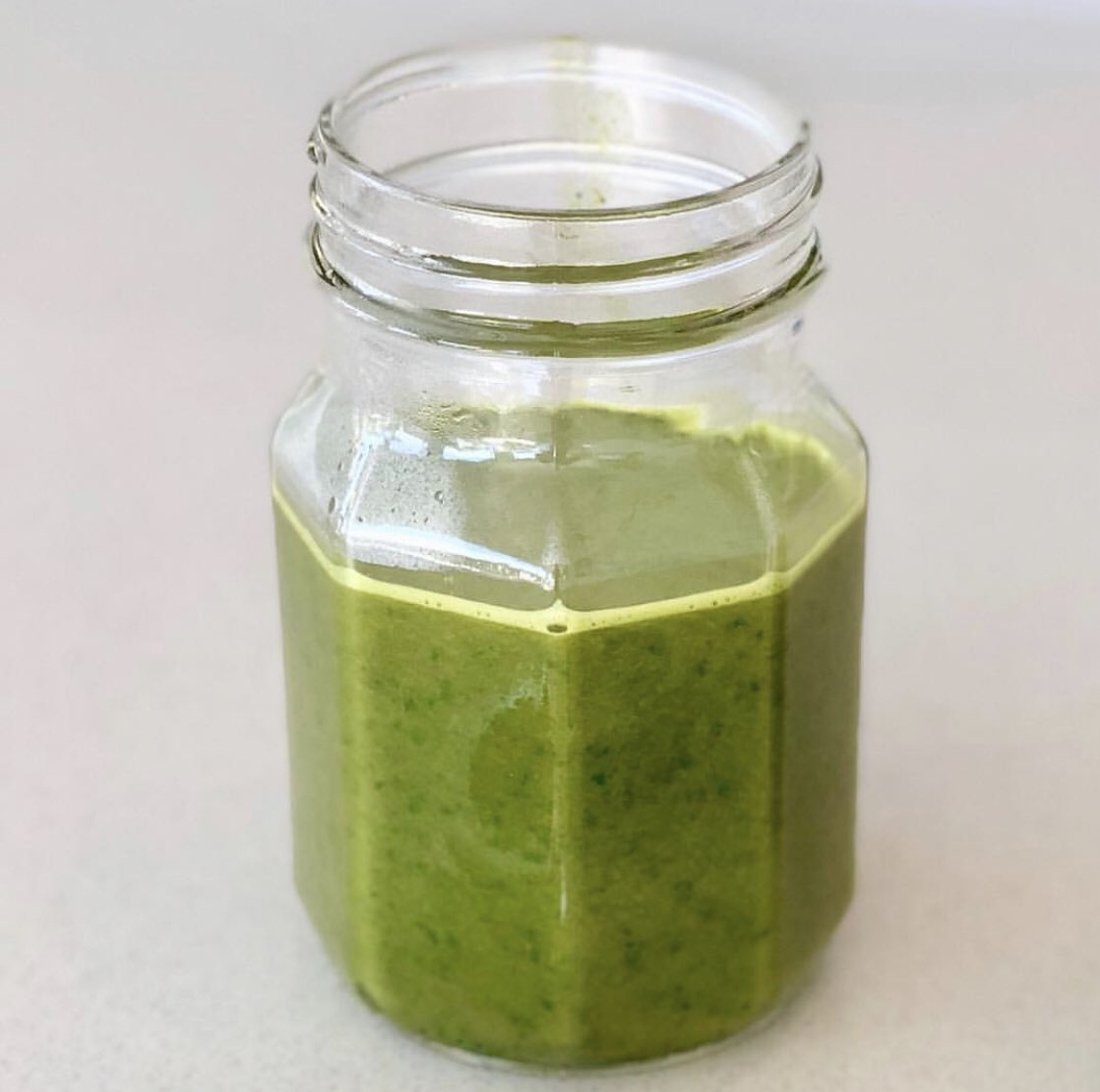 vahineveda's tweet photo. Cleansing Green Soup w/ toasted sesame seeds ๐ #vegan #cleansinggreensoup #toastedsesameseeds #ayurveda #soup #kale #swisschard #parsley #ginger #coconutoil #vegetablestock #tumeric #delish #veganeats #vahineveda #healthychoices #ayurvedic #food #veganfood #veganfoodshare https://t.co/XNAkqVyAfS