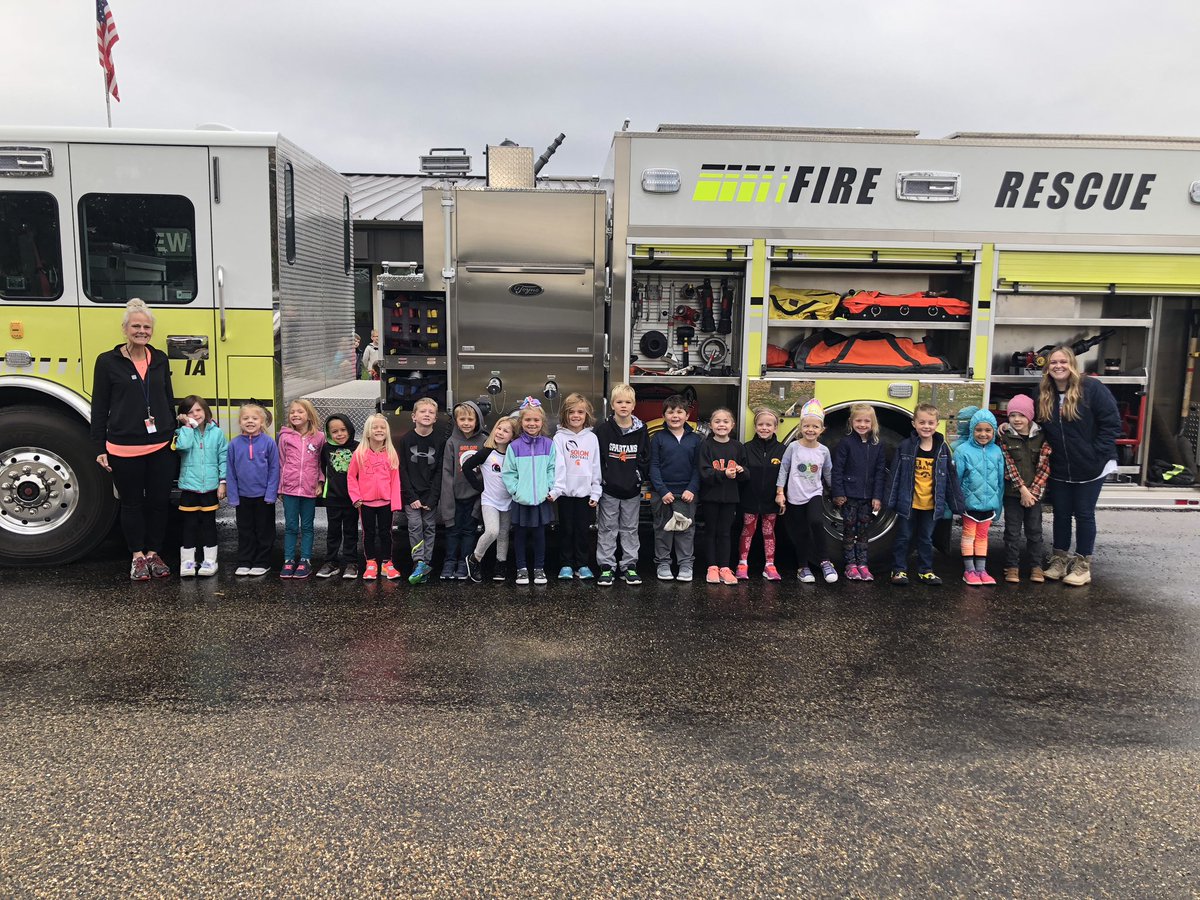 SuminskiKinders's tweet photo. Solon Fire Fighters paid us a visit today to talk about fire safety! We got to see all the gear they wear, hear a fire alarm and see a fire truck! https://t.co/luacFe0AZ1