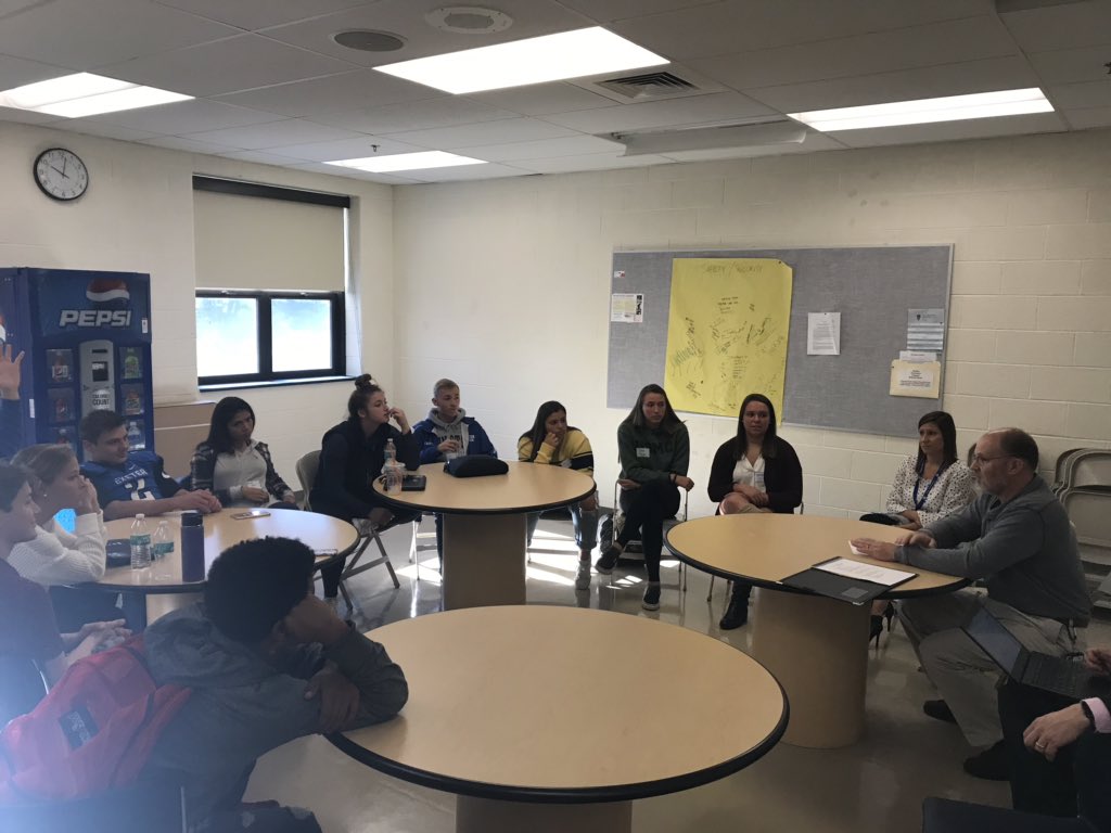 exeter_shs's tweet image. Student Forum today. Impressive conversations about technology, safety, and school spirit. #creative #MindOpening #thoughtful