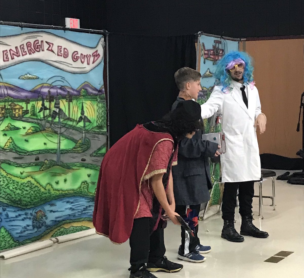 erichardsonD158's tweet image. Heineman 6th graders enjoyed the interactive presentation, Powered Up!, today.  Thank you National Theatre for Children and ComEd!
Students will bring home a sign up for each family to receive a free resource kit! 
#PoweredUp
