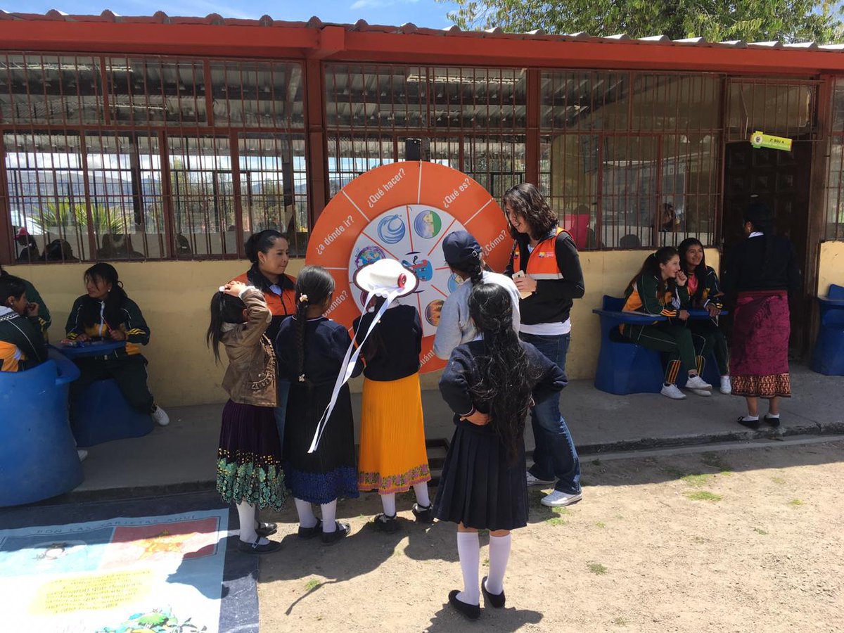 Riesgos_Ec's tweet photo. #Cañar | Como parte del #DIRD2018 realizamos una feria lúdica de gestión de riesgos en la Unidad Educativa Intercultural Quilloac, en el cantón #Cañar | #ReducciónDesastresEC https://t.co/DO7u1FBUxn