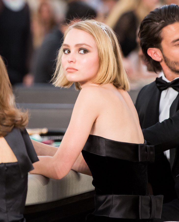 A Twitter リリーローズデップはボブが可愛かったなあ またボブにしてほしいな リリーコリンズのショートも可愛くてこの日はみんな最高だった クリステンもあまりのイケメンさに話題になったね