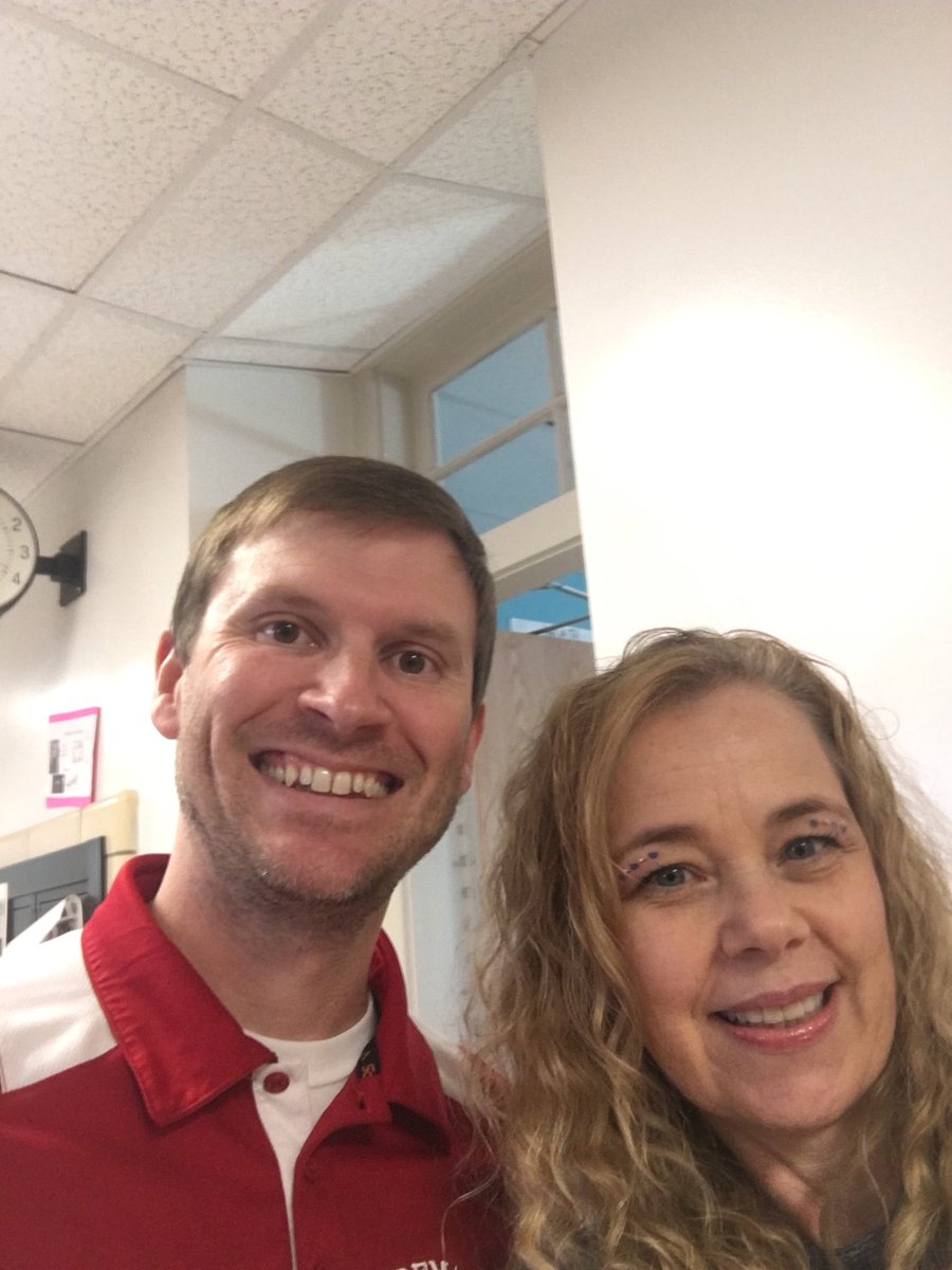 Sen0raReyes's tweet photo. SQUAD! @FacultySpirit @AHSpiritWars @AlbemarleHigh #WorldLanguageDept #ESOLDept #AHSHoCo2018 https://t.co/ViAsQMj7Oj