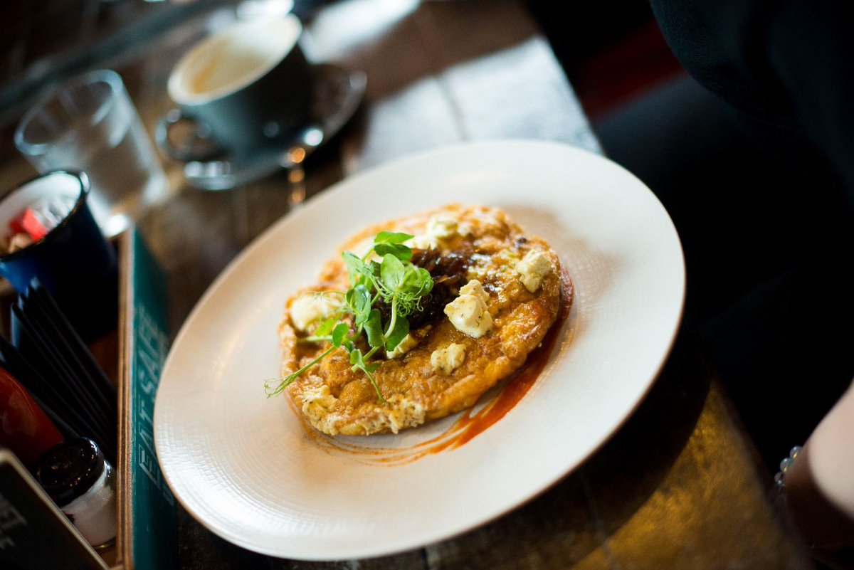 Due to popular demand ....Our Saturday Brunch upstairs in The Draft House will now be served on Sundays. What more could you want  A big warm fire ,bottomless coffee , Wild Atlantic Views , excellent cocktails and great food . @sligofoodtrail @sligotourisim @gostrandhill