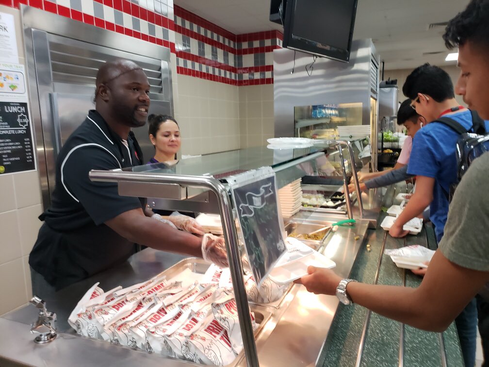 CyLakesCafe's tweet photo. We love it, when our school staff join us in the cafeteria, helping us to serve our students!!! We had a great time and our students loved it @CyLakesCafe @CFISDCyLakes @powe @helton_maribel @CoachPatton36 @dlcockrell thank you!!! #NSLW18 #serverstaff #lots2love https://t.co/MN9WlTCizp
