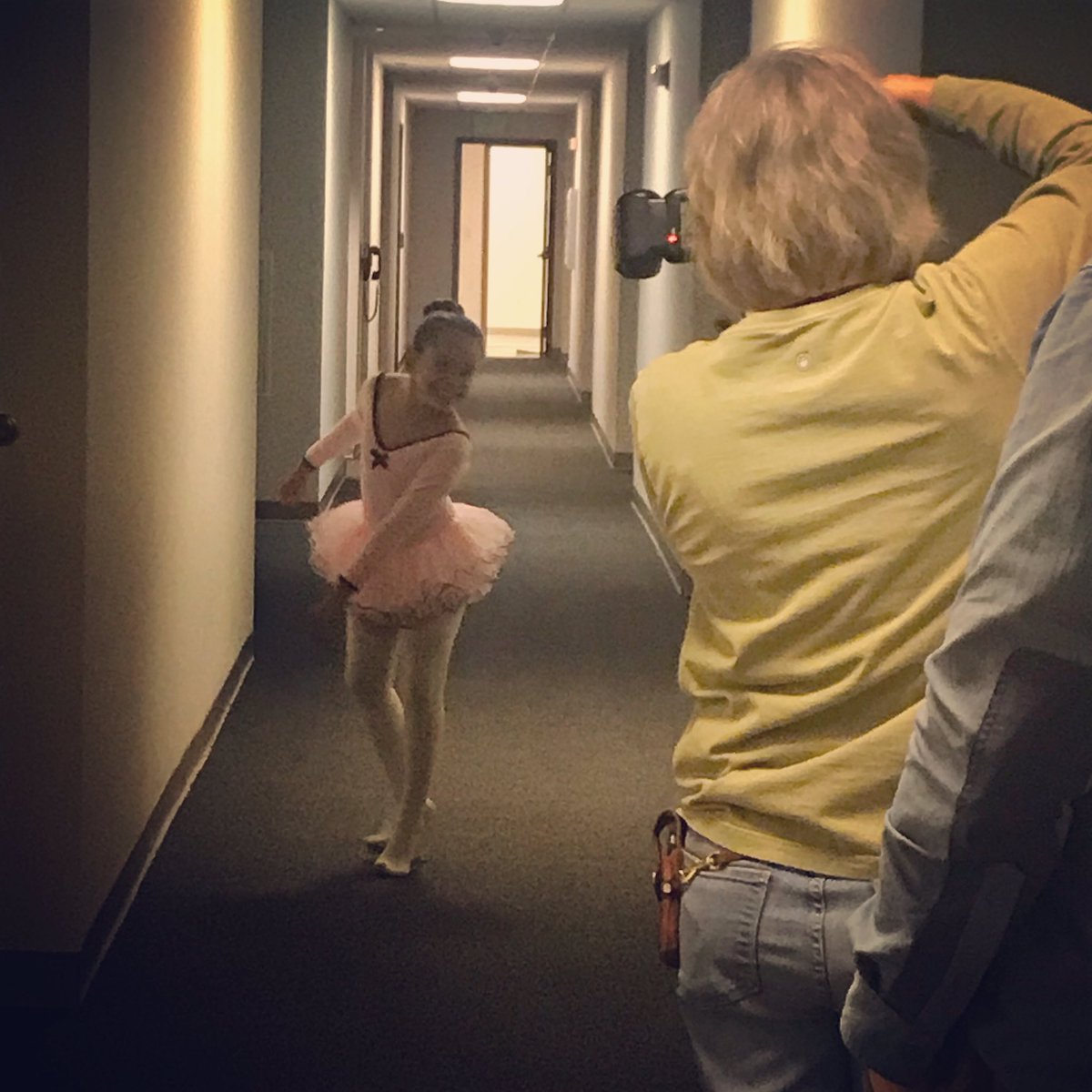 Kaliayh_Rhambo's tweet photo. Taking ballet pictures for the set. I love what I do. 
#ballerina #ballet #pink #onset #behindthescenes #pictures #setprops #kids #production #lakids #youngactress #actorslife #love #photooftheday #ootd #smile #dreams #hardwork https://t.co/Ay1DYDGTn4