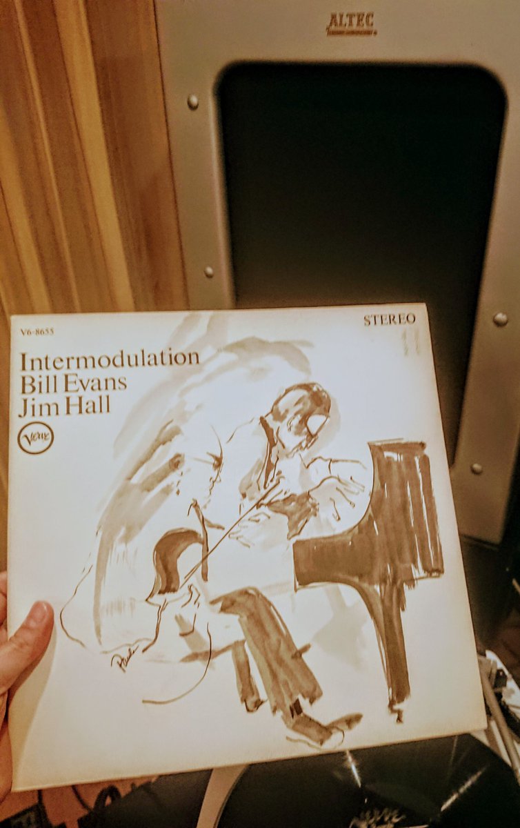 NAOKI_DELICO's tweet photo. #BillEvans & #JimHall / #Intermodulation
US-Original
ドラムもベースもいないピアノとギター二人きりの世界。
ジム・ホールのギターのコードワークが時折ビル・エヴァンスの左手に聞こえる程二人の息がぴったり。
他のレーベルでも二人きりの共演は聴けますが、僕はこのアルバムが内向的で好き。 https://t.co/G2DvsE3Jb0