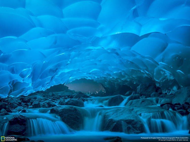 NaturelsWeird's tweet photo. Mendenhall Ice Cave is a huge cave located inside a glacier in Alaska. https://t.co/9v1ATwIOqe
