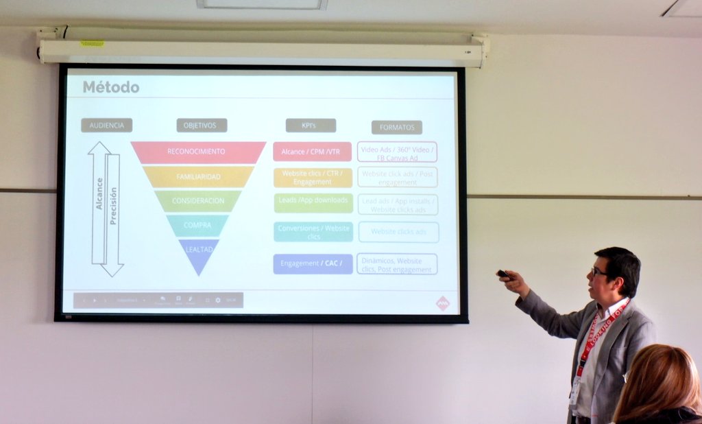 ddbourne's tweet image. Excelente el taller de Javier Castro de @Adsmurai en el #WebCongress sobre @facebook e @instagram como plataforma de #Marketing.