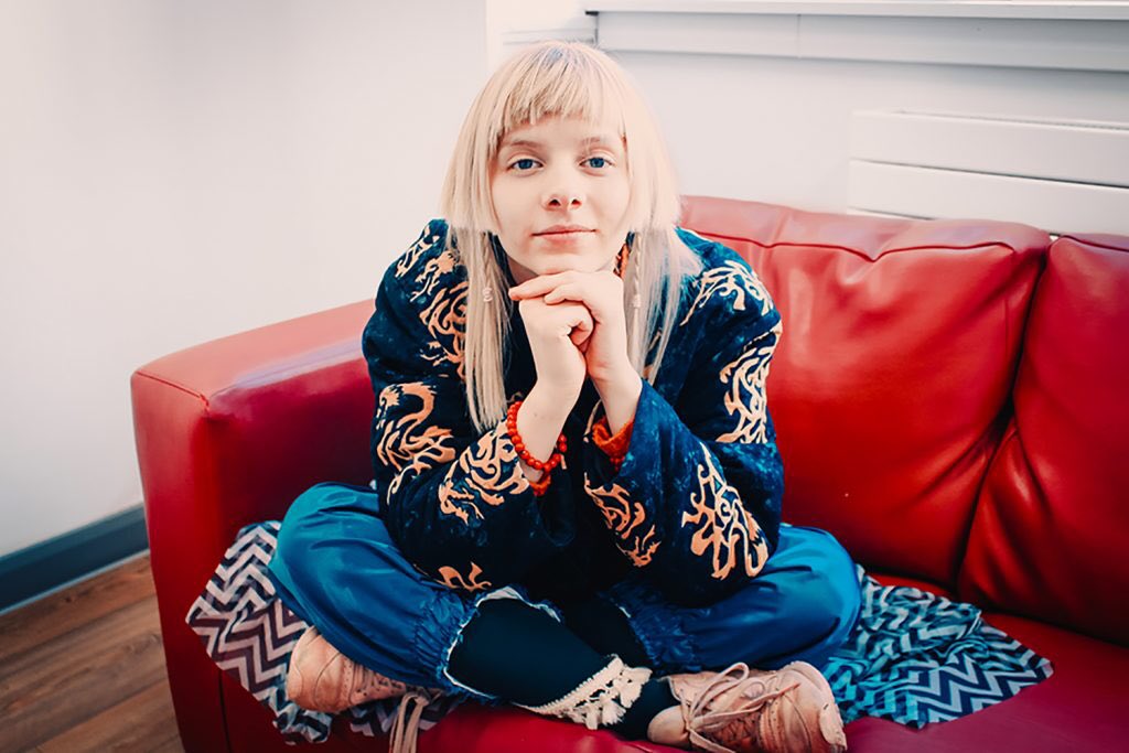 PortalAURORAbr's tweet photo. 📷: Lisa Lovegood para @indievidualists https://t.co/5Kxeuynrr3