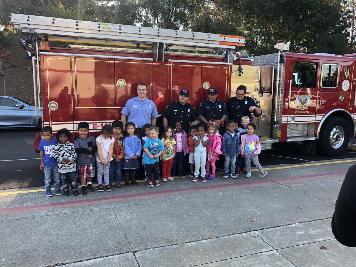 BUSD_CDU's tweet photo. Robert Semple preschoolers hanging with the Fire Fighters!!! @BUSDSup @SempleStrong https://t.co/qGosz2dfAr