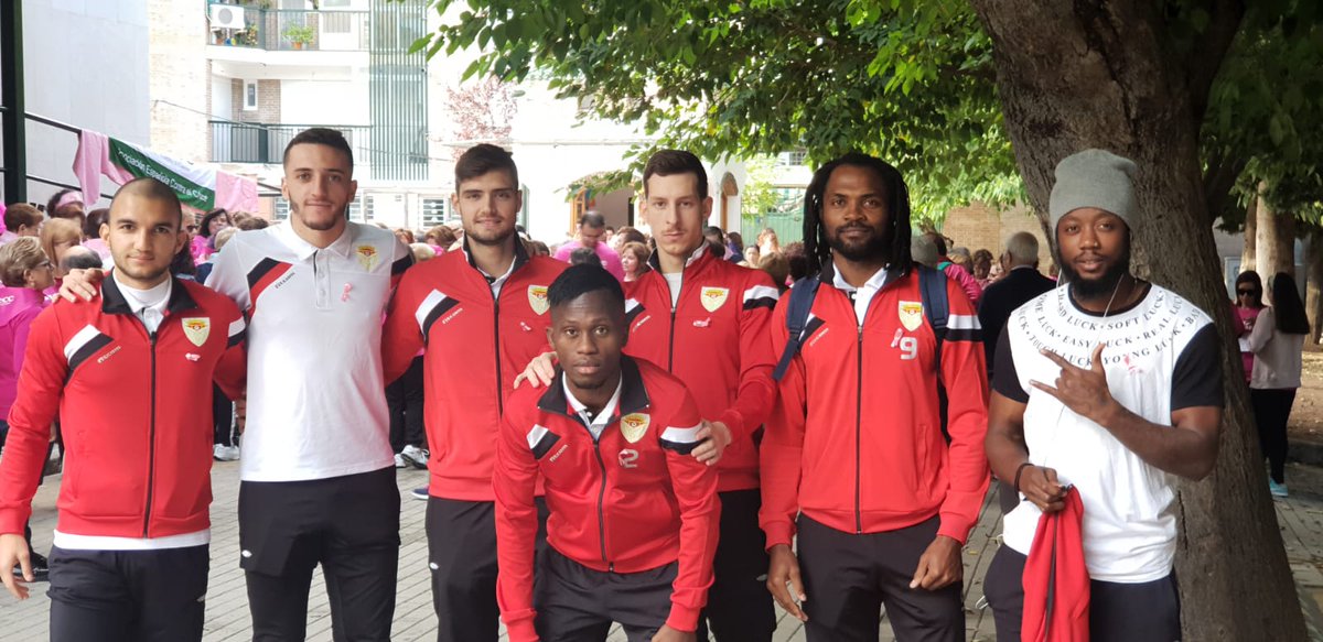 MartosClubDptv's tweet image. 📽️#DIRECTO | Nuestros jugadores están presentes en la VII MARCHA ROSA que esta teniendo lugar en la tarde de hoy en #Martos, por el #DiaMundialdelCancerdeMama. 👏

💪 ¡Sois unas auténticas guerreras! 

#JuntoSomosMasFuertes ❤️
#SúmateAlRosa