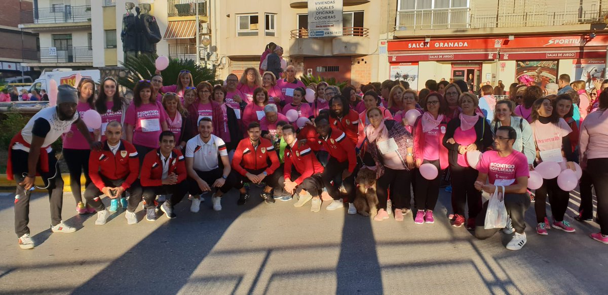 MartosClubDptv's tweet image. 📽️#DIRECTO | Nuestros jugadores están presentes en la VII MARCHA ROSA que esta teniendo lugar en la tarde de hoy en #Martos, por el #DiaMundialdelCancerdeMama. 👏

💪 ¡Sois unas auténticas guerreras! 

#JuntoSomosMasFuertes ❤️
#SúmateAlRosa