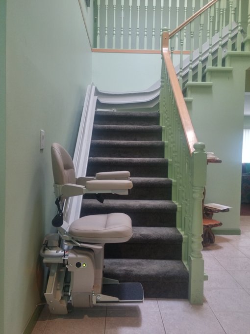 BrunoLifts's tweet photo. #Bruno's vertical rail design allows the stair lift to be installed closer to the wall than any other brand in the industry, leaving plenty of open space on your steps! Stop by a showroom today and see for yourself!!
#BetterwithBRUNO
#Accessibility https://t.co/TrccEOMCTK