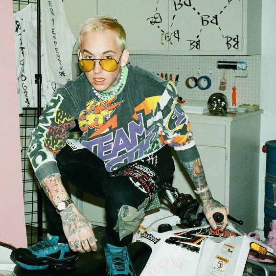 Red Rocks CO (@RedRocksCO) on Twitter photo 19/10/2018 17:17:50 TONIGHT: @iamblackbear with @LilSkies, @MikePosner and @StalkingGia at #RedRocksCO Doors 6:00 p.m. | Show 7:00 p.m. TONIGHT: @iamblackbear with @LilSkies, @MikePosner and @StalkingGia at #RedRocksCO Doors 6:00 p.m. | Show 7:00 p.m.