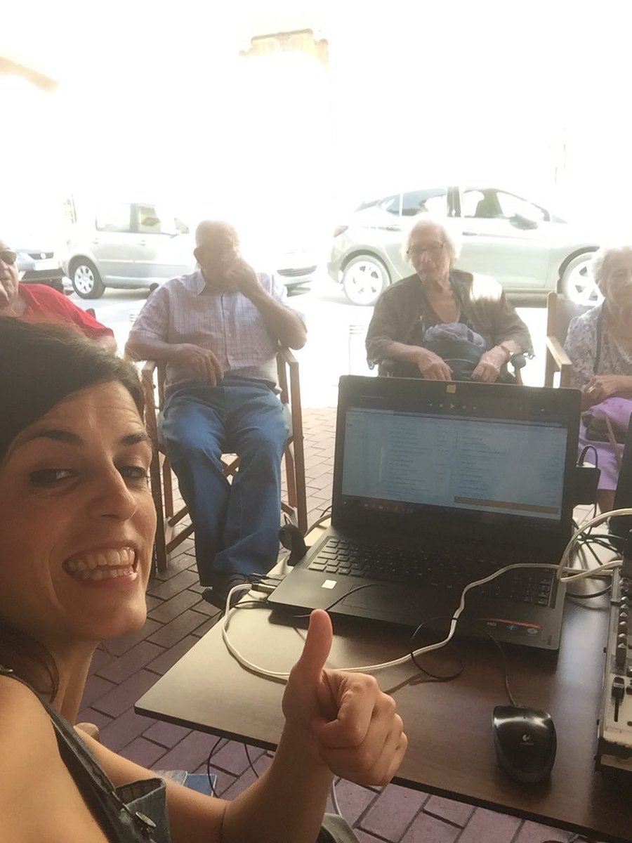 comunicatis_es's tweet photo. ¡Radio en la calle! Y en esta ocasión desde la bonita ciudad de #AlcaláDeHenares. Con las mayores de la @RBellaescusa y nuestro taller de radio.

👂 Bellaescusa Radio Programa 29 https://t.co/n7kDORlox3

#RadioConMayores #TallerdeRadio #Educomunicación https://t.co/qXRECZlabj