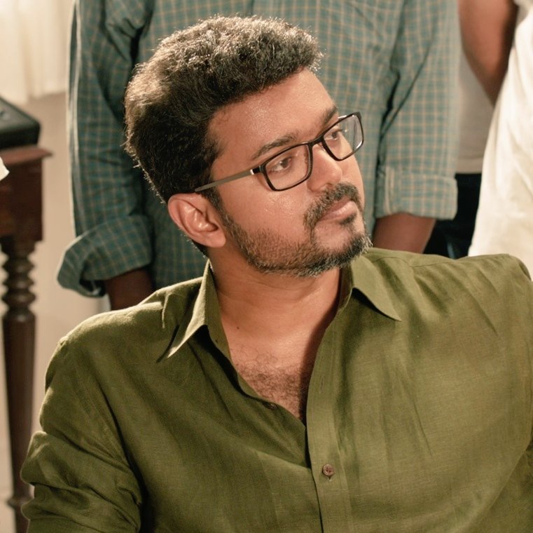 PaviKrish7's tweet photo. தன்ன எதிர்த்தவங்கள அழிச்சிட்டு தான் போவான்..இப்ப இந்தியாக்கு வந்துருக்கான்
#SarkarTeaser 🔥👌👇👍
Sure #IndianBlockBuster 😎🔥 https://t.co/A310FMekJN