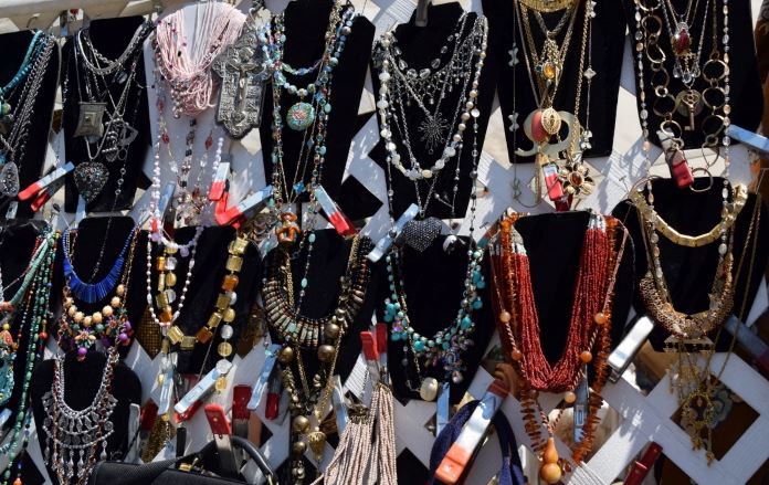 AnnexMarkets's tweet photo. We've got the bling at Chelsea Flea and Hell's Kitchen Flea--great shopping this weekend https://t.co/mW2Xb83woY
