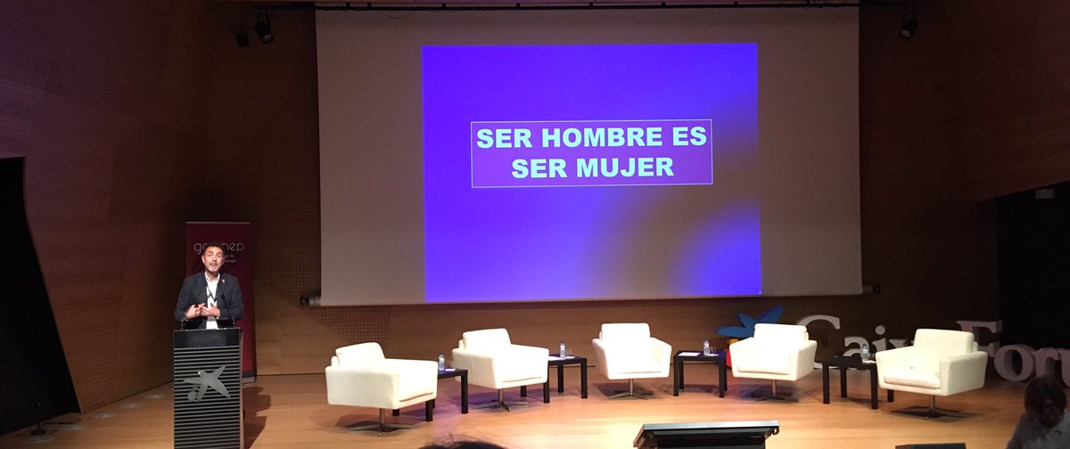 Idea fuerza número 3 💡#JEMM2018 #feminismo #mujerymedicina : “Ser hombre es ser mujer”. Junto a esta idea un deseo: ojalá todas las personas que conozco hubiesen estado allí conmigo escuchándole. Porque cuando descubro algo tan pero tan bueno necesito compartirlo @molinos1282