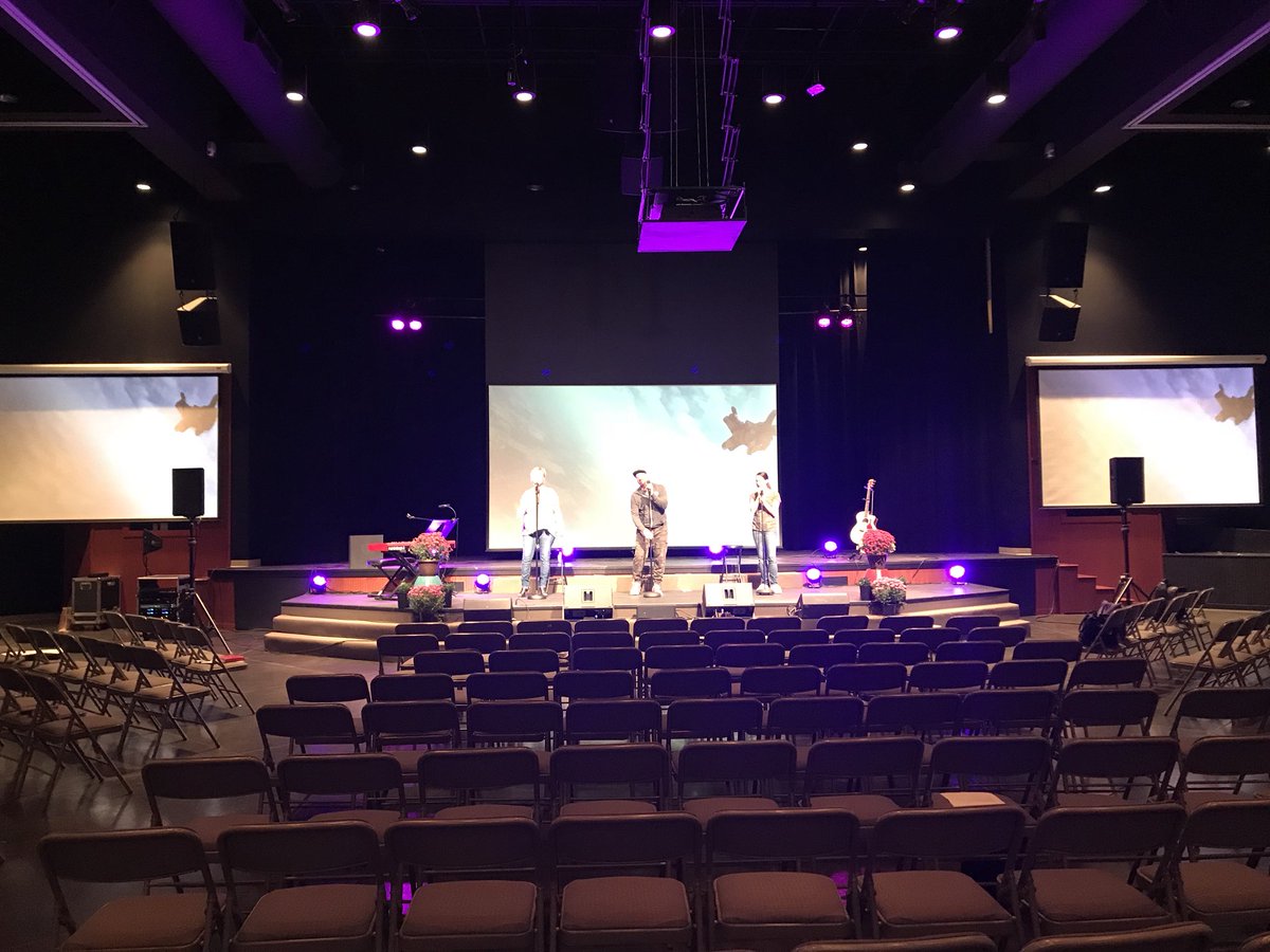 JimDBrady's tweet photo. @martinsonline sound check.....it’s gonna be an awesome night!!
#sb2018🎉 https://t.co/OYVNAzJyo1