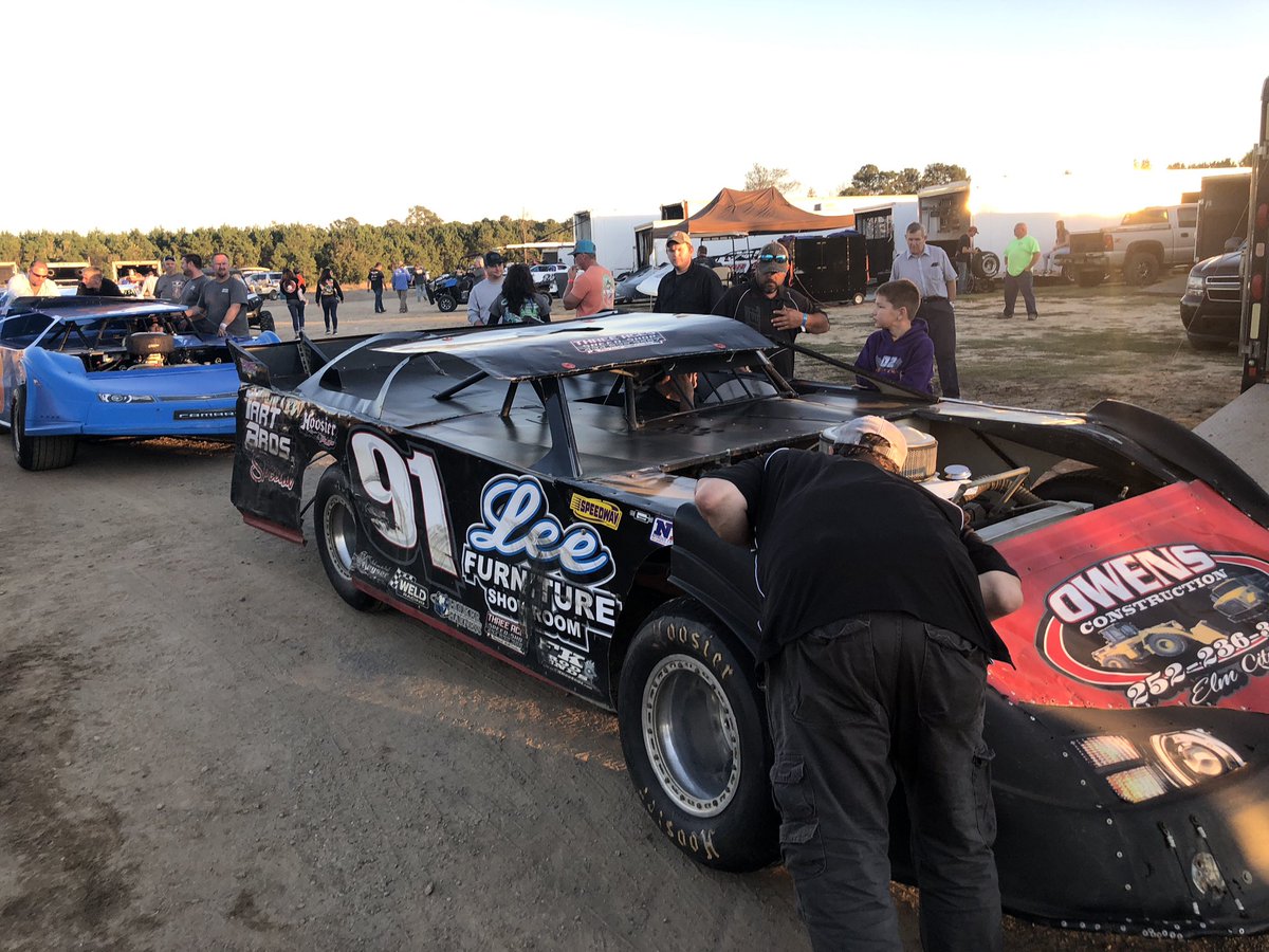 FuelLateModels's tweet photo. Damon Kotke in tech here at @countylinenc for tomorrow’s $5000 FUEL Late Models Race. #FuelUpIn2018 #RaceForTheKids https://t.co/I6K7SPmIiw