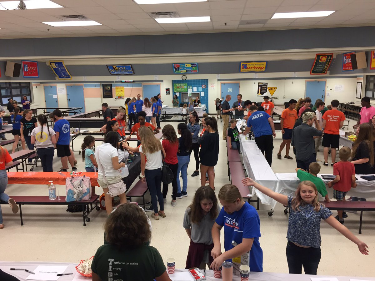 Gearing up for Timbercrest STEM night!  Thx PTA,  UHS, PRHS, DHS, &amp; Galaxy for the volunteers!