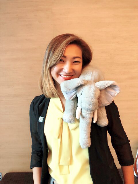 Look who I ran into at the #IllegalWildlifeTrade #IWT18 conference in London? <a href="/ArchietheEle/">ArchietheElephant</a> <a href="/4Apes/">Ian Redmond</a>! #EndWildlifeCrime 📷 by <a href="/aworipat/">Pat Awori</a>