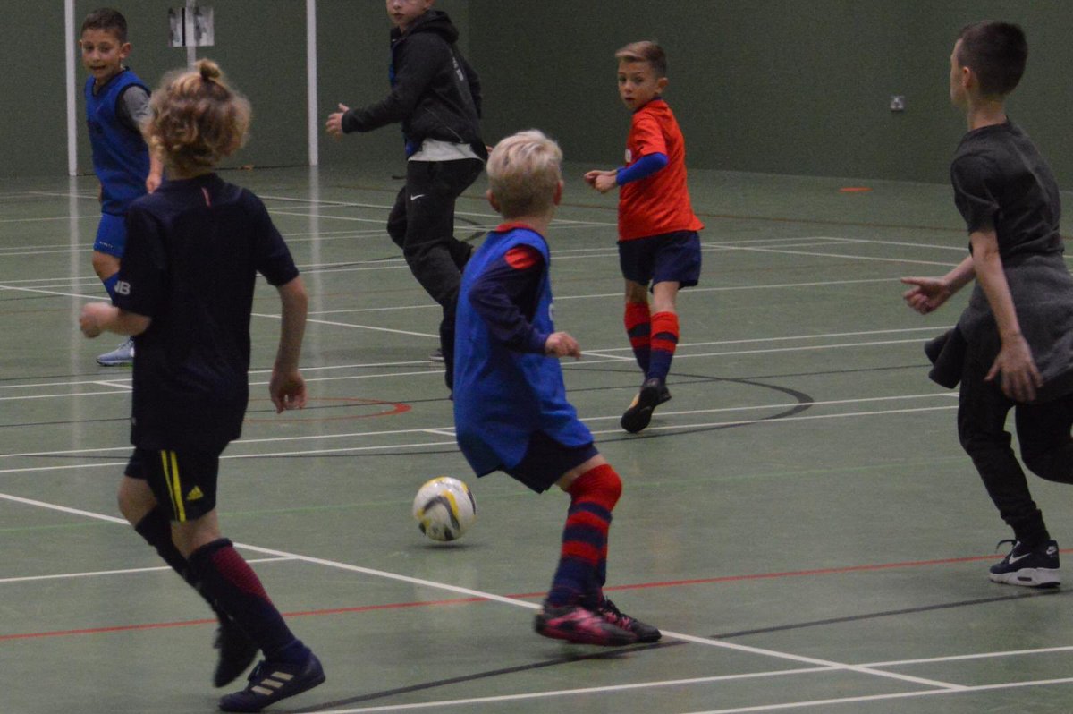 EnfieldTowneja's tweet photo. Thank you Steve @PremierFutsal1 great session with the boys learning  and having fun all the boys really enjoyed your session #Premierfutsal #fun #futsal #learning #Colts https://t.co/MTb3PqYRwo