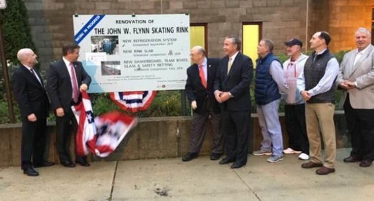 MassEEA's tweet image. This week at @MassEEA:

•@MassDCR announced improvements to Flynn Memorial Rink
•Ribbon cut on #cleanheating system for homeowner funded through #AffordableAccess Initiative
•@MassDEP awarded $800k to prevent pollution in waterways
•@MassDCR hosted 17th Neponset Pumpkin Float