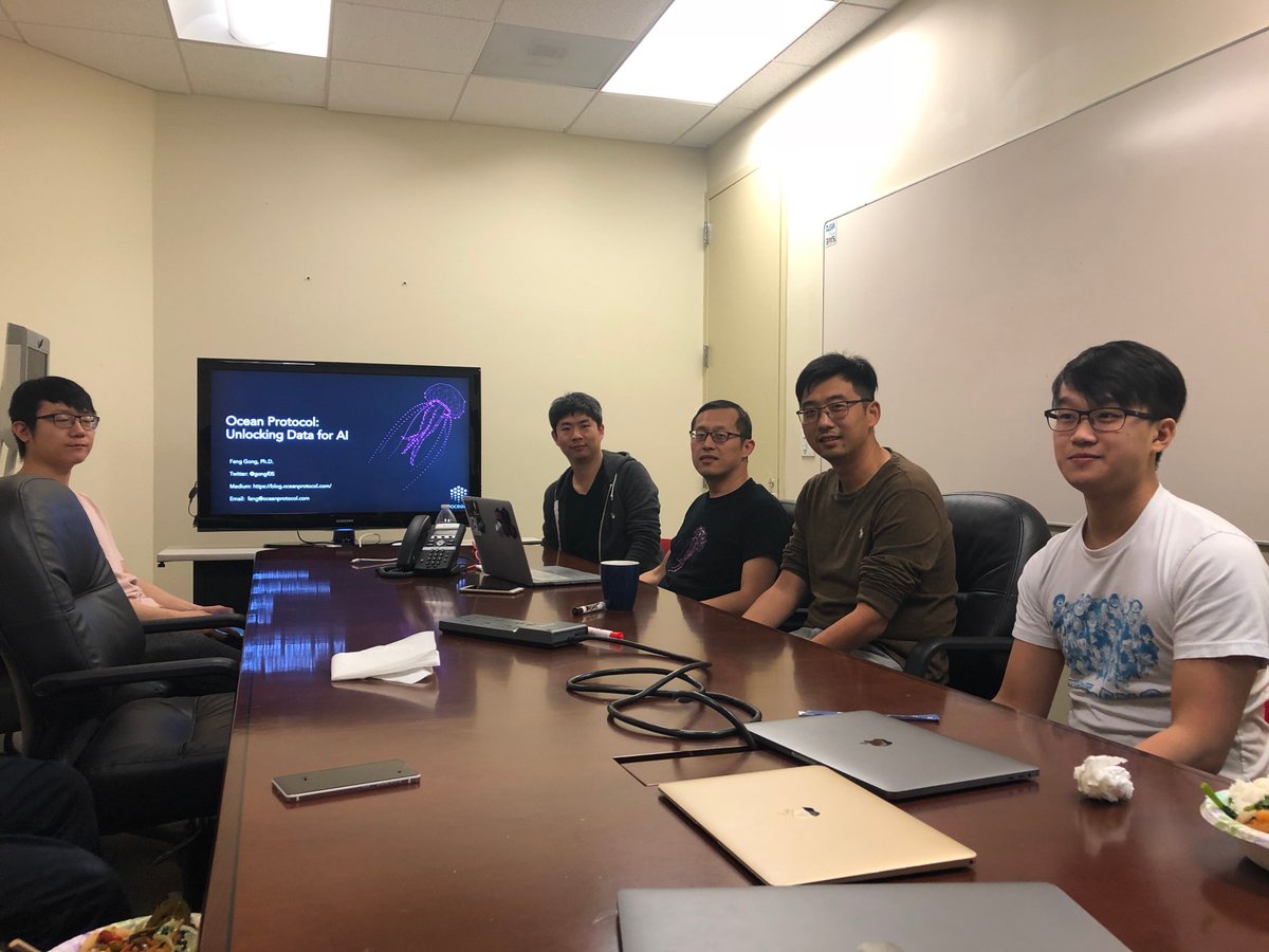 iotex_io's tweet photo. Thanks to Dr. Gong @gongf05 for sharing valuable insights of @oceanprotocol during our weekly #brownbag session at @iotex_io office today! It is so great to communicate with and learn from various experts in #AI and #blockchain experts!  #IoT https://t.co/eiScVtAamE