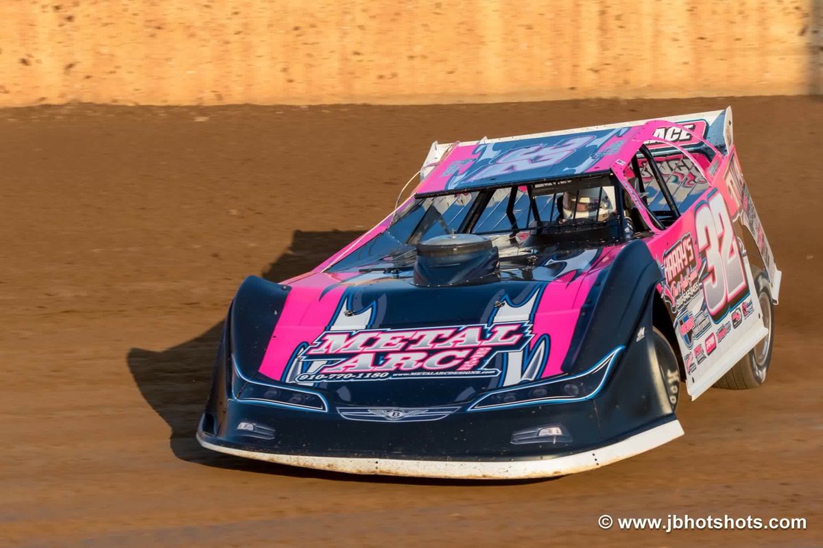 FuelLateModels's tweet photo. Dustin Mitchell is here at @countylinenc #FuelUpIn2018 #RaceForTheKids https://t.co/XRMMrEIS8I