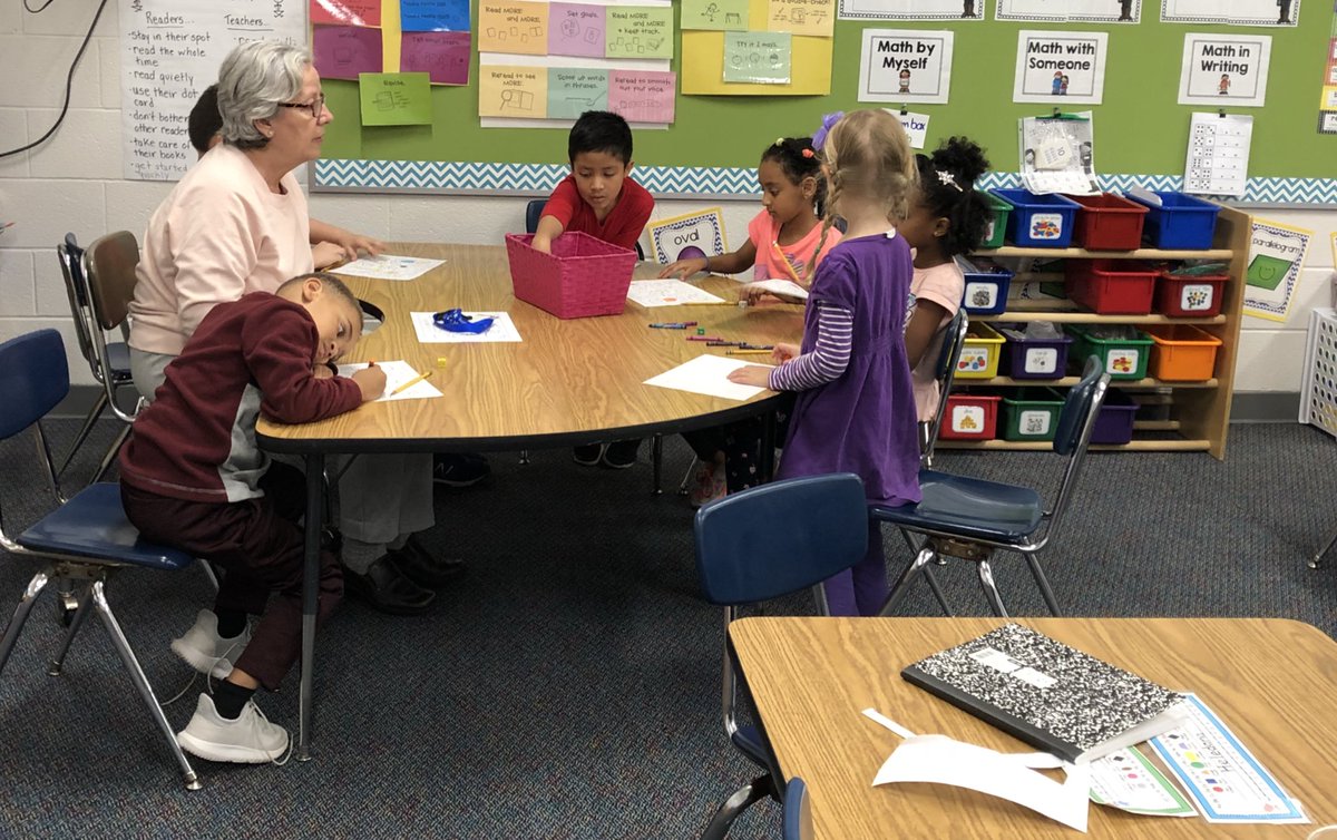 Mrs_Karian's tweet photo. #daily3 in full swing on this fabulous Friday! #mathinwriting #mathbymyself #mathwithsomeone @RandolphStars @APSMath @DreamBox_Learn #APSisAweseome #randolphstars https://t.co/u9KY7IkAiO