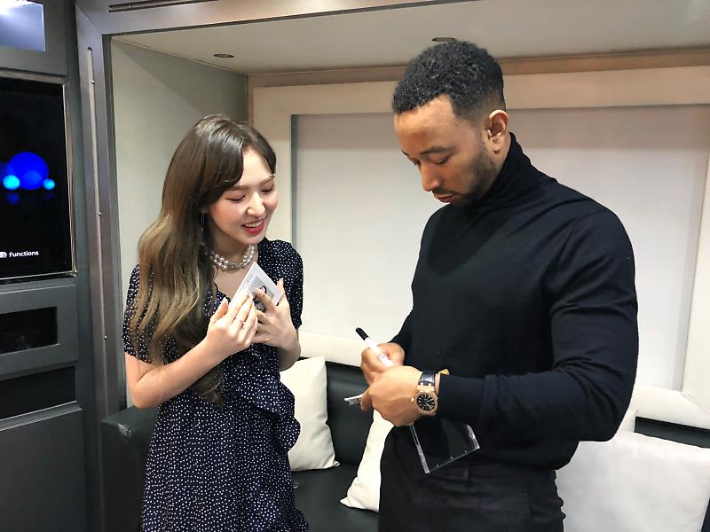 Kingdom_Come87's tweet photo. @johnlegend We loved the song so much! TRULY VOCAL LEGENDS
@RVsmtown
#WrittenInTheStars
#StreamWrittenInTheStars https://t.co/AmWLUxuz4P