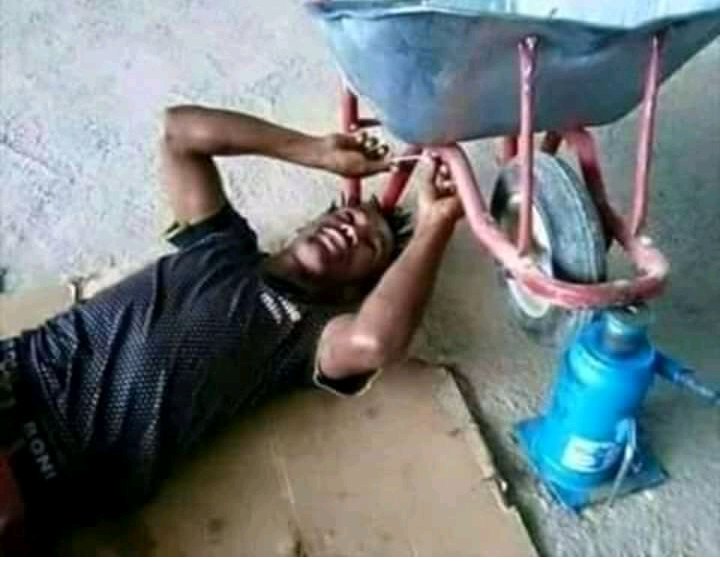 Element_stepz's tweet image. When a Uniben engineering student goes home for vacation. 
#fuprevsuniben