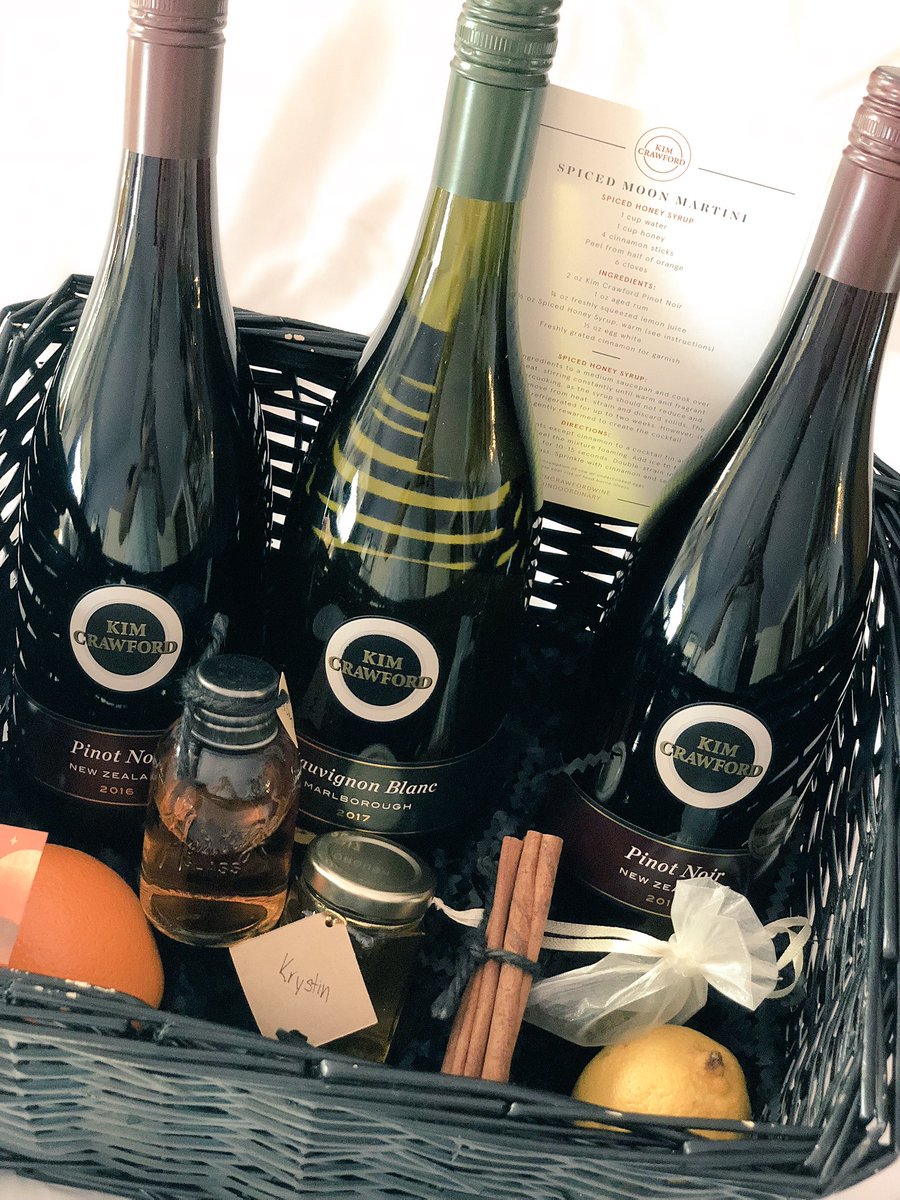 krystintysire's tweet image. I’m spicing things up this weekend with @kimcrawfordwine and making a delicious Spiced Moon Martini 🌙🍸 #kimcrawfordwine #undoordinary #weekendvibes