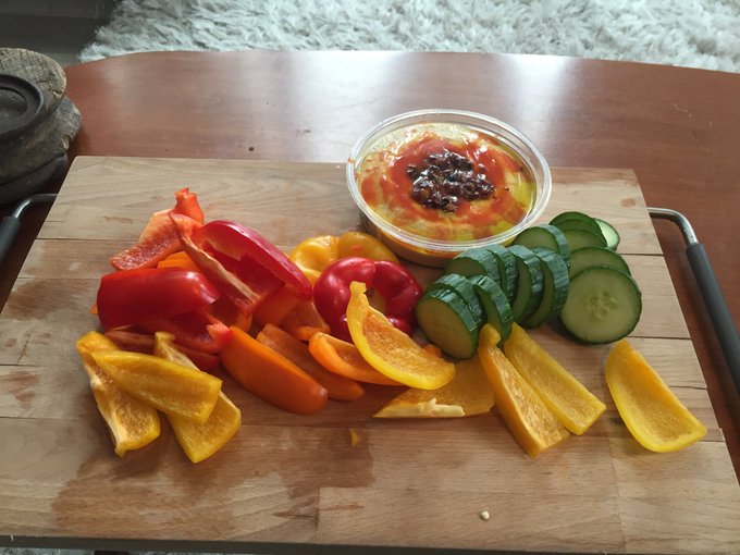 Does anybody else get that simultaneous rush of virtuous self control and at the same time a bitter feeling<a href="/tag/trainselfie"class="tags"><span>#trainselfie</span></a>