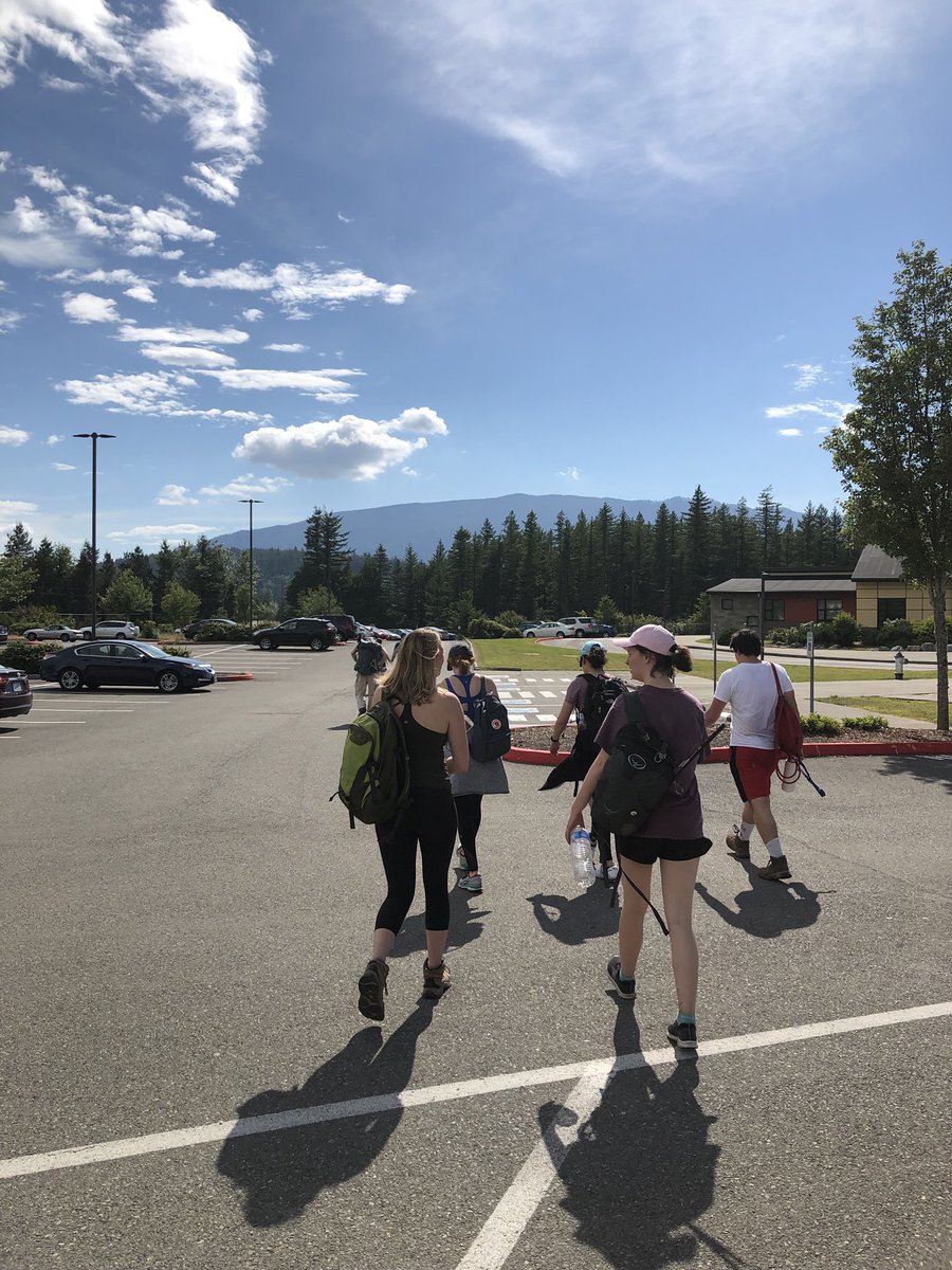 kingcountyparks's tweet photo. There’s no need to worry about finding 🚗 parking at the Mailbox Peak Trailhead when you can park your car at Twin Falls Middle School and easily hop on #TrailheadDirect. Get outside this weekend to enjoy the fall colors 🍁 https://t.co/kowrMUTRSx https://t.co/7y73mx1gnZ