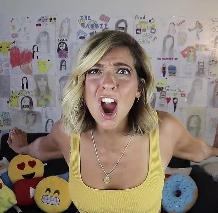 j1u2d3e07's tweet photo. me if gabbie doesn’t win a streamy @TheGabbieShow #GabbieforStreamys https://t.co/qK6dCd1kLy