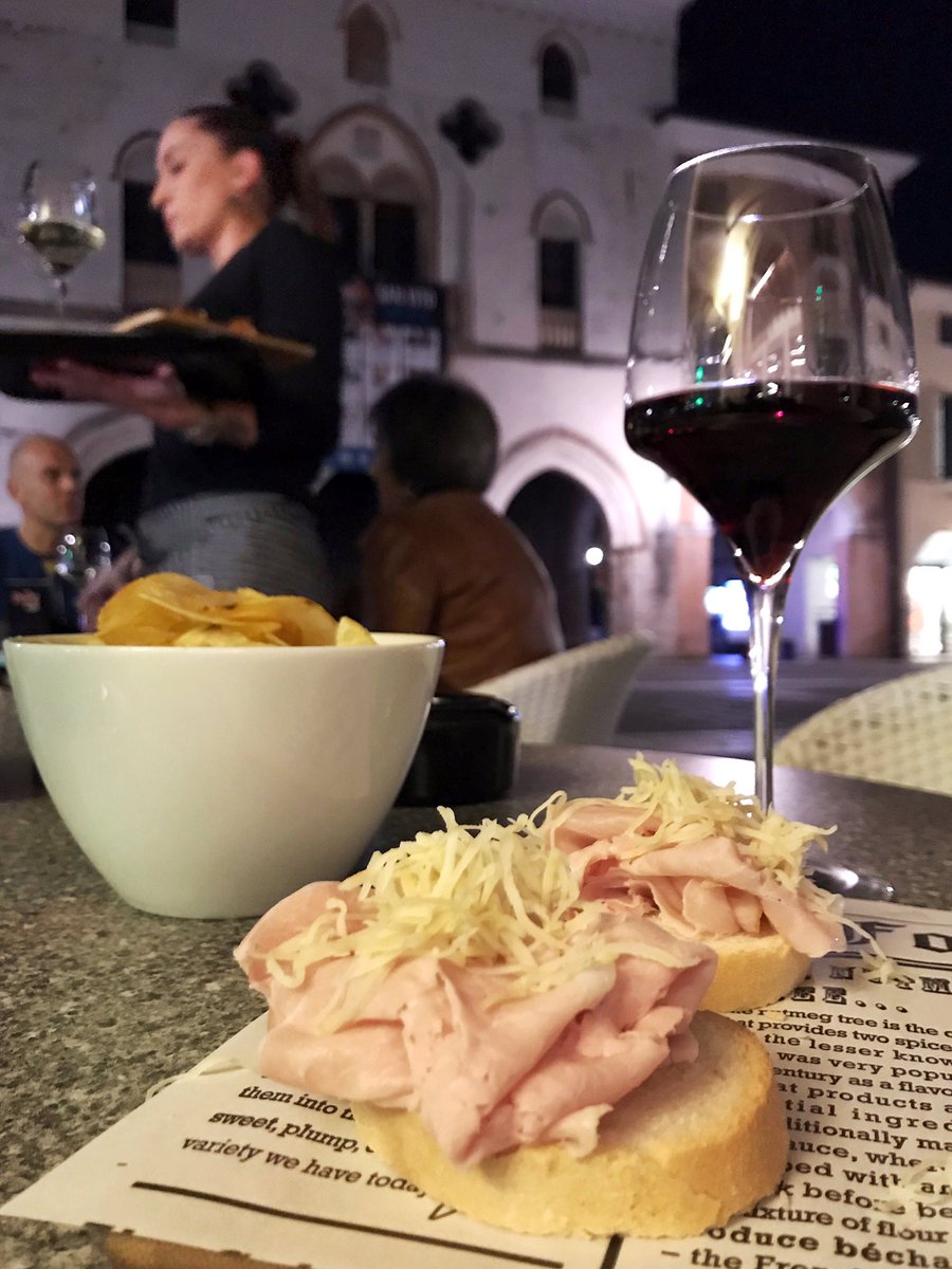 viaggiaescopri's tweet image. A #SanVitoalTagliamento siamo rimasti a bocca aperta, alla faccia di chi ci diceva che non c’era molto! 😅
#fvglive #bottegonexperience